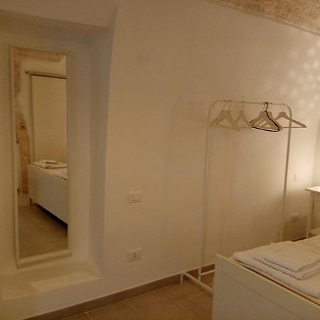 Studio Flat In White City Остуні Екстер'єр фото