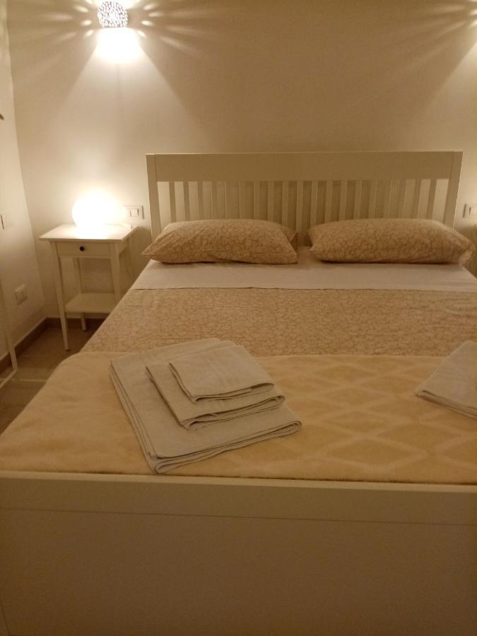Studio Flat In White City Остуні Екстер'єр фото